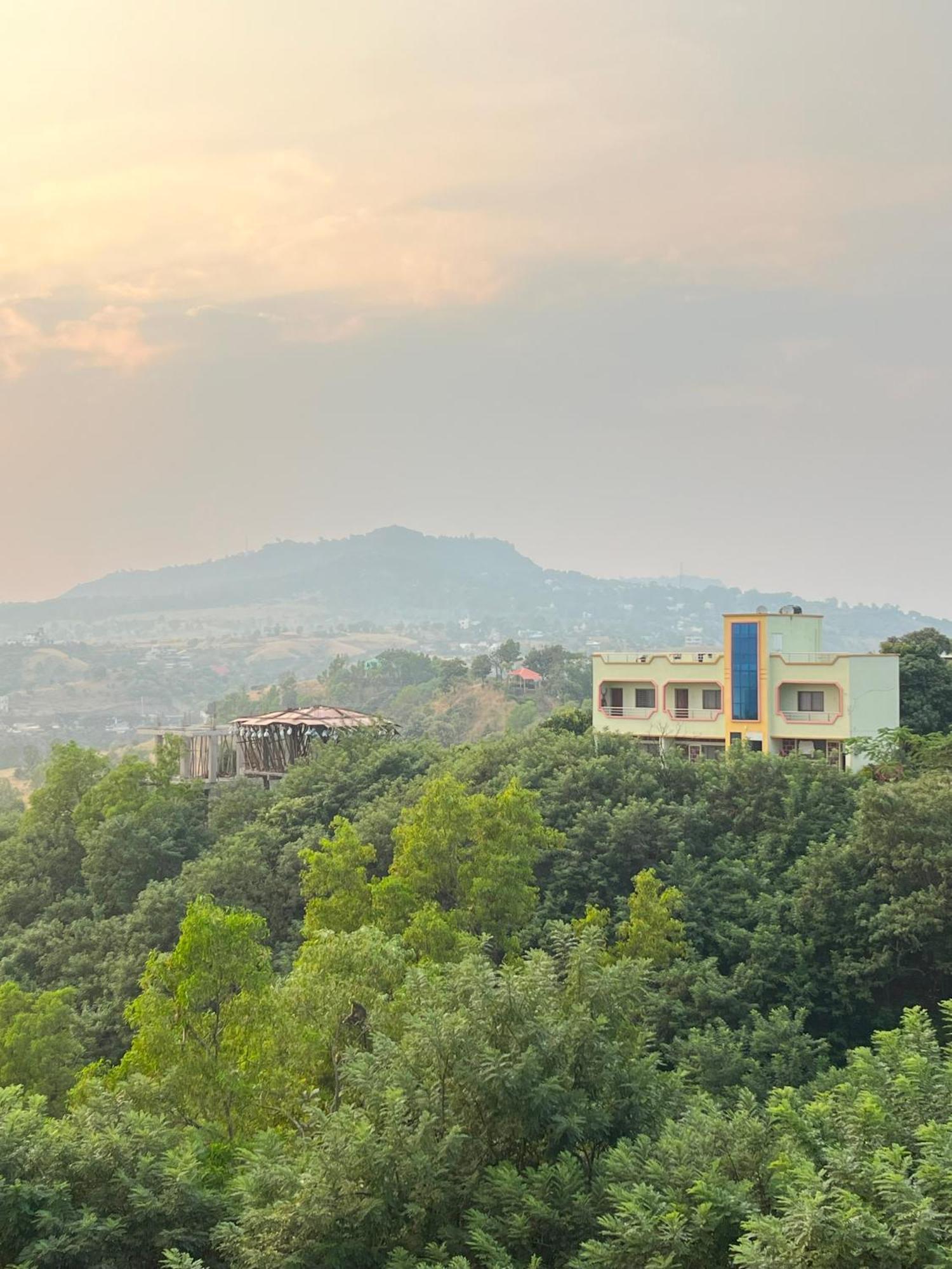 Anand Valley Hotel Panhāla Exterior photo